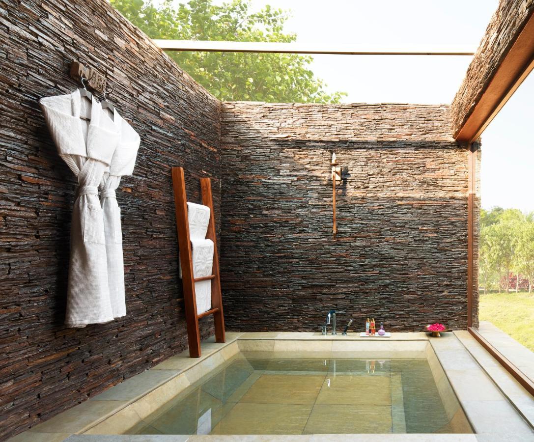 Taj Aravali Resort & Spa Удайпур Экстерьер фото