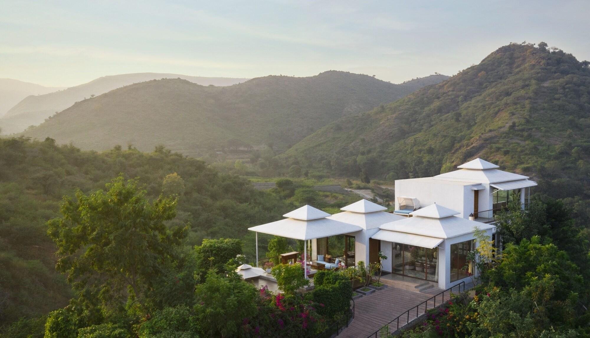 Taj Aravali Resort & Spa Удайпур Экстерьер фото
